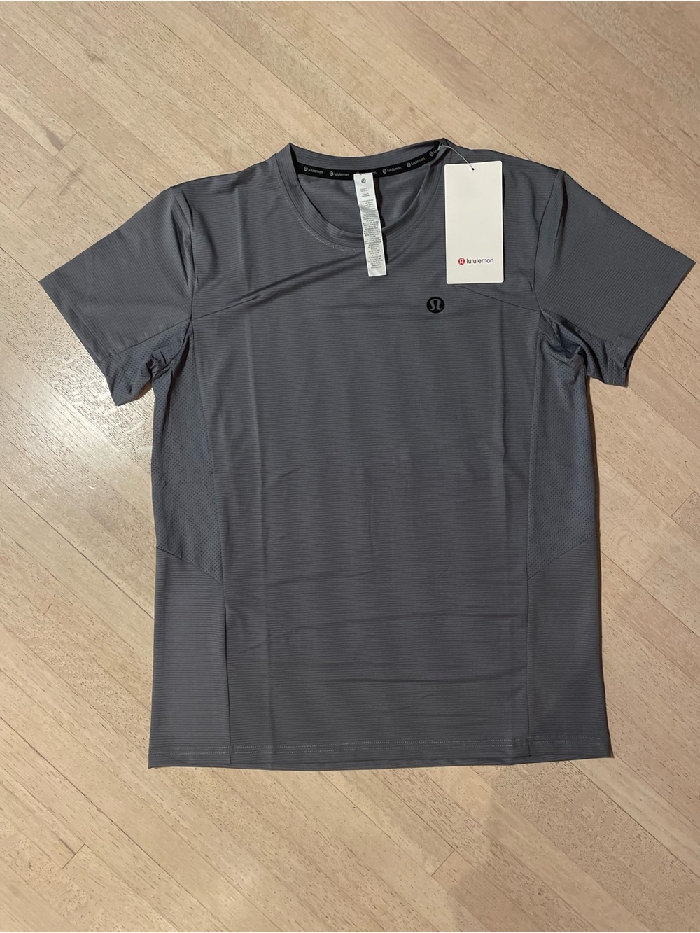 lululemon athletica Men’s Charcoal Gray Short Sleeve Performance Tee